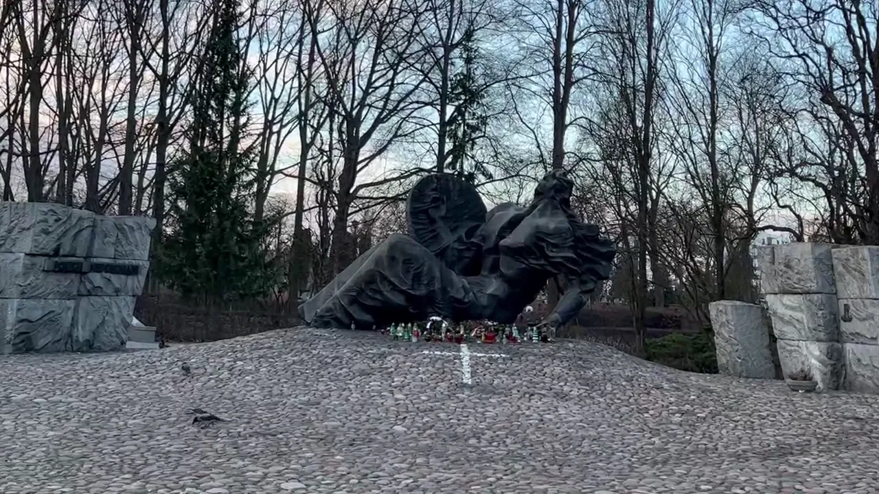 Polegli–Niepokonani sculpture at Warsaw Insurgents Cemetery